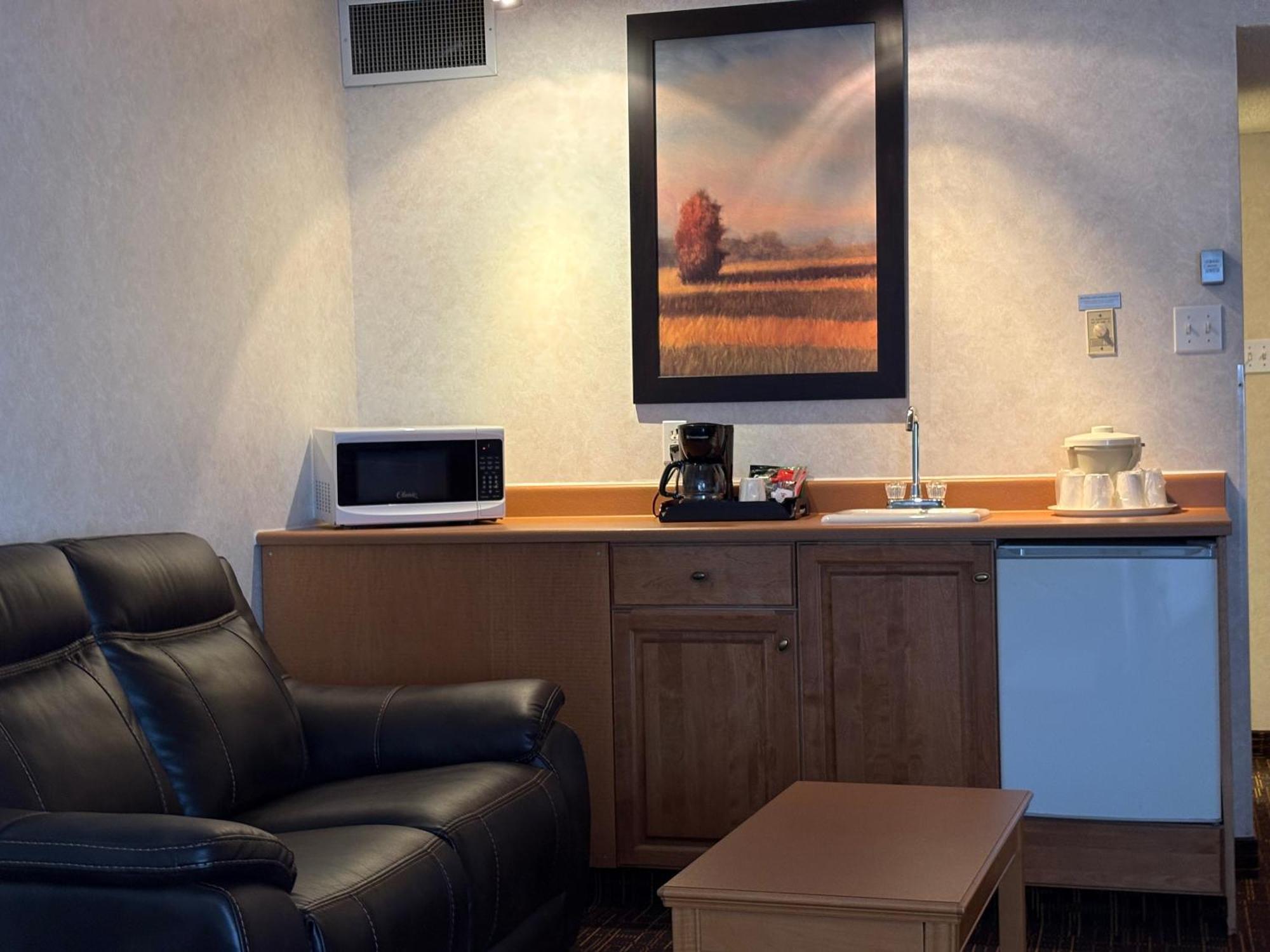 Westlock Inn & Conference Centre Экстерьер фото