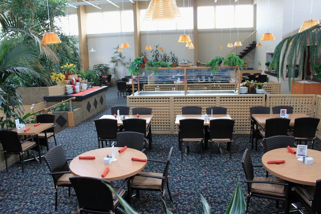 Westlock Inn & Conference Centre Экстерьер фото